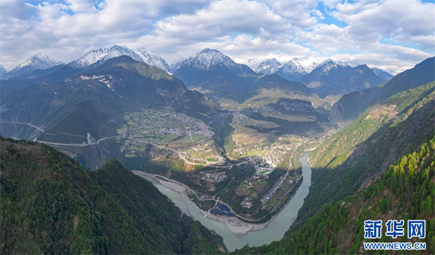 云南旅游,云南旅行社,云南团建公司,云南策划公司,云南会议公司,怒江旅游,怒江旅行社,怒江团建公司,怒江会议公司,怒江会议会展：在云雾里的村庄 寻一个世外桃源