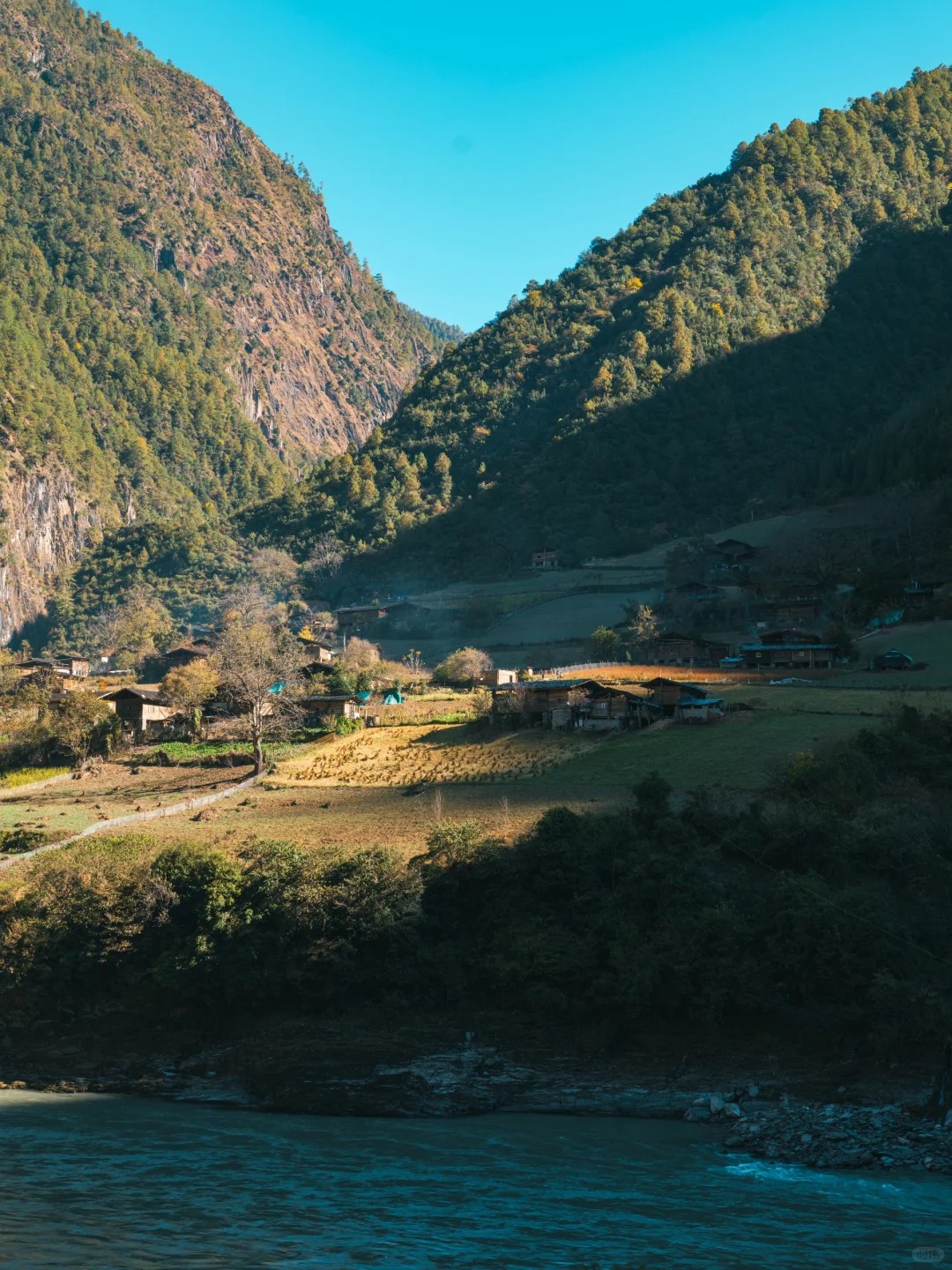 云南旅游,云南旅行社,云南团建公司,云南策划公司,云南会议会展,怒江旅游,怒江旅行社,怒江团建公司,怒江策划公司,怒江会议会展：茶马古道上的活化石村落，雾里看“仙”！ | 峡谷间的时序诗篇