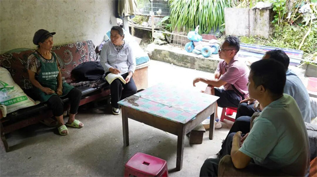 怒江旅游：贡山“桑榆护蕾小分队”：用“乡土情”化解“护苗难”